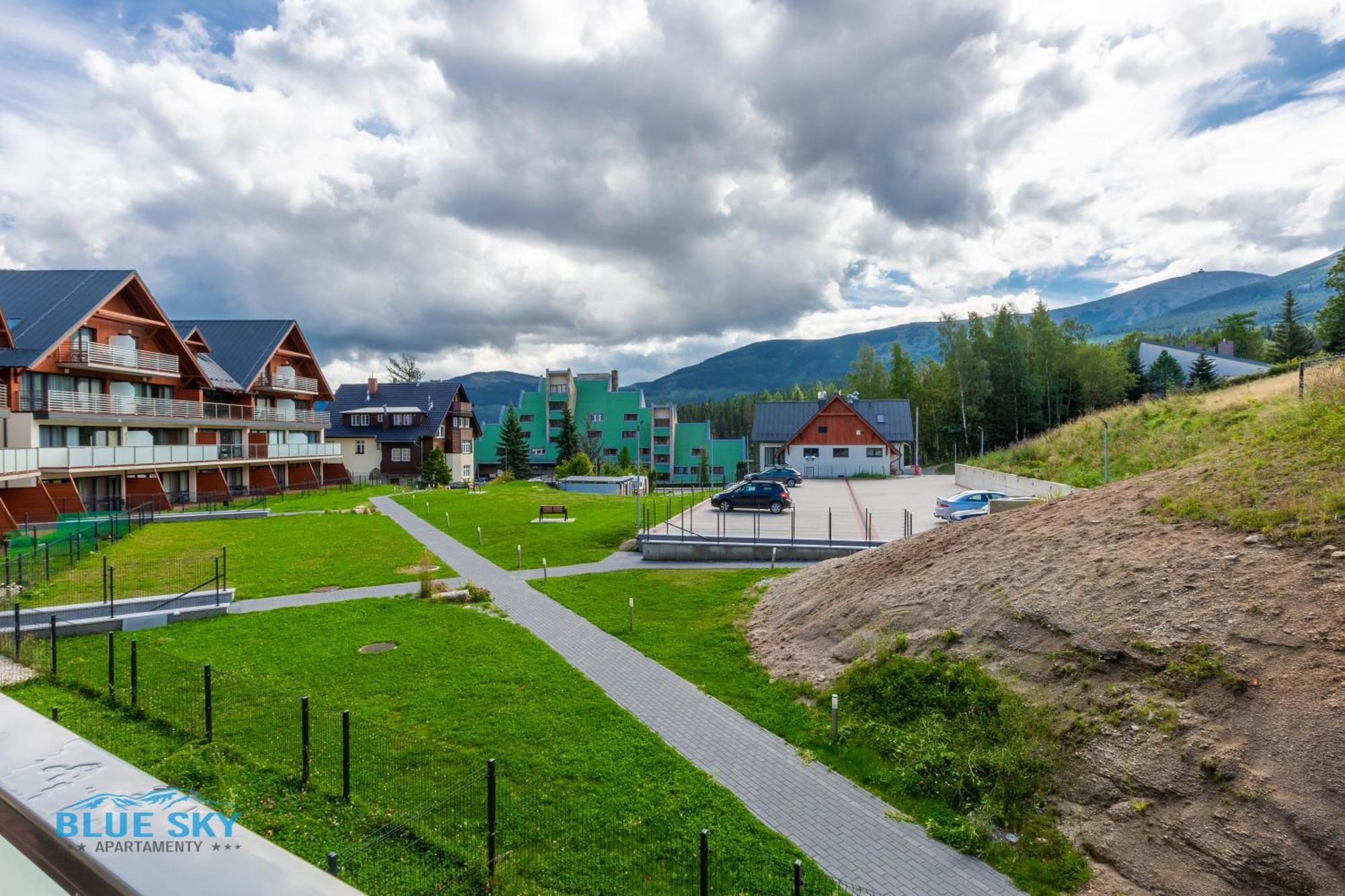 Apartamenty Bluesky: Mountain View Retreat Near Trails Karpacz Room photo