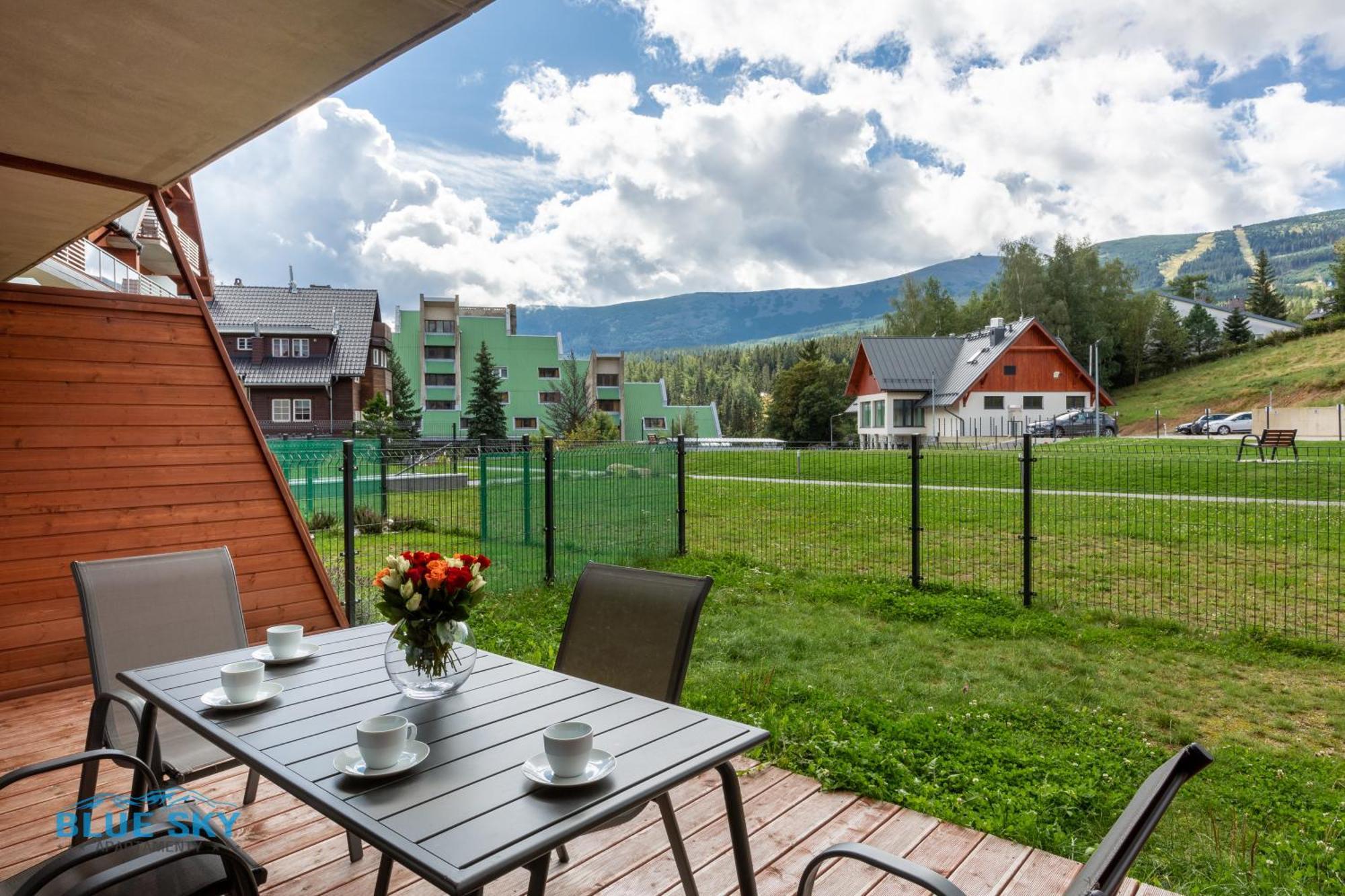Apartamenty Bluesky: Mountain View Retreat Near Trails Karpacz Room photo